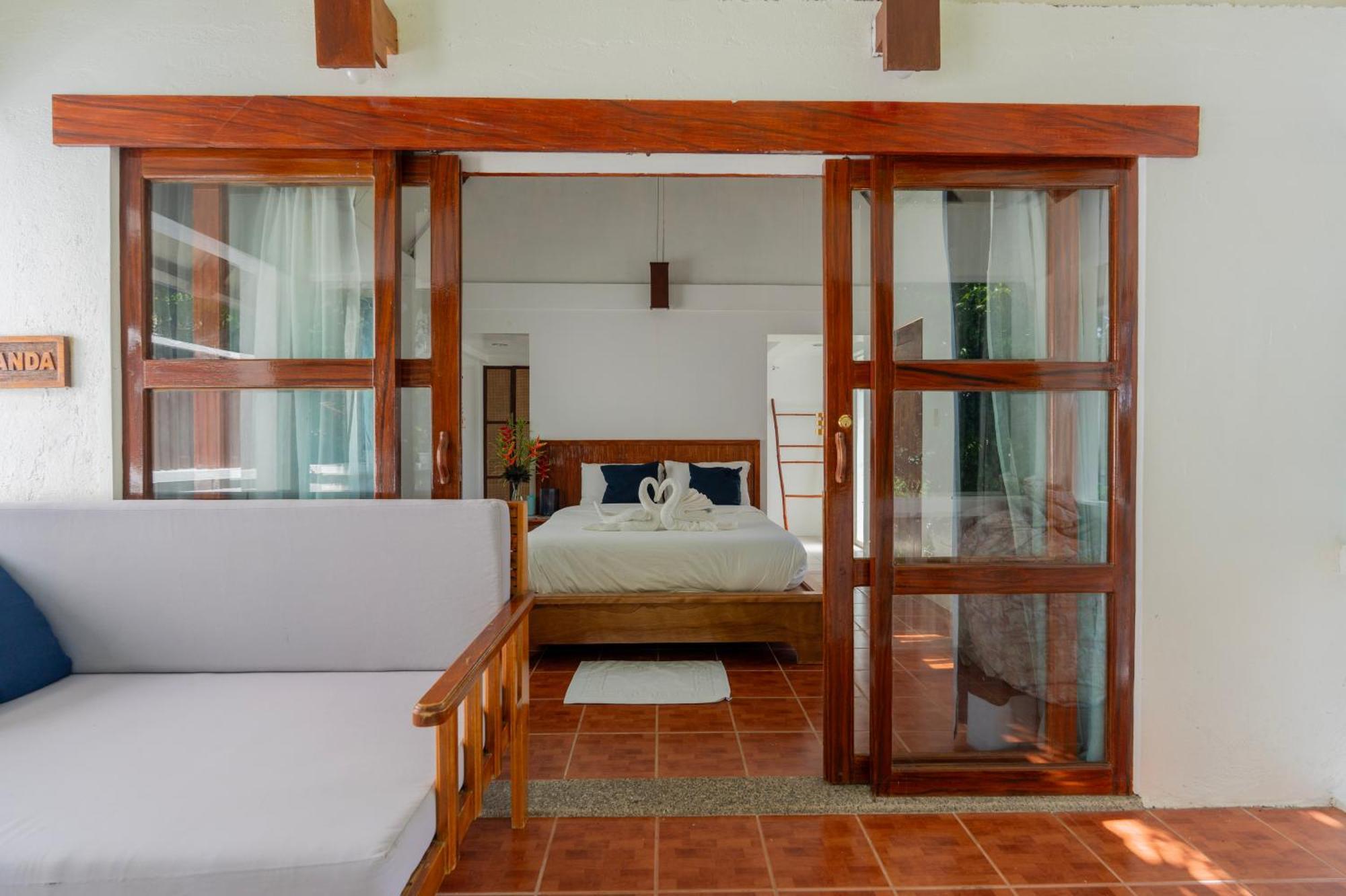 Casalay Boutique Villas & Dive Puerto Galera Exterior foto